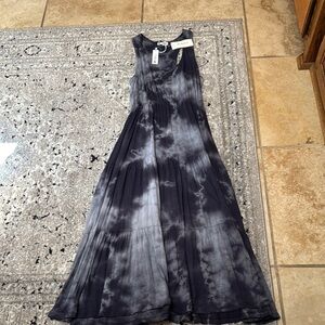Elegant Tie-Dye Sleeveless Dress